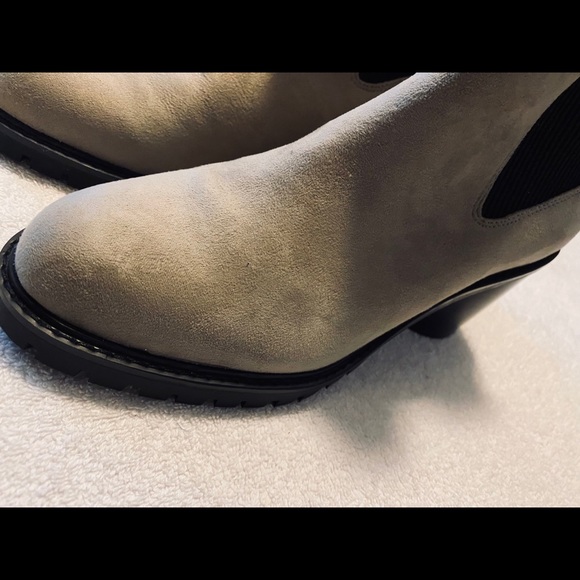 Brand New Fine Leather/Suede Ankle Boots By FIND - box 23 - Picture 2 of 7